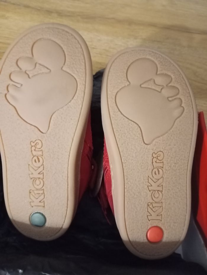 Kickers neuves pour garçon en taille 22 - photo numéro 5