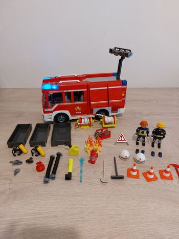 Camion de pompiers playmobil