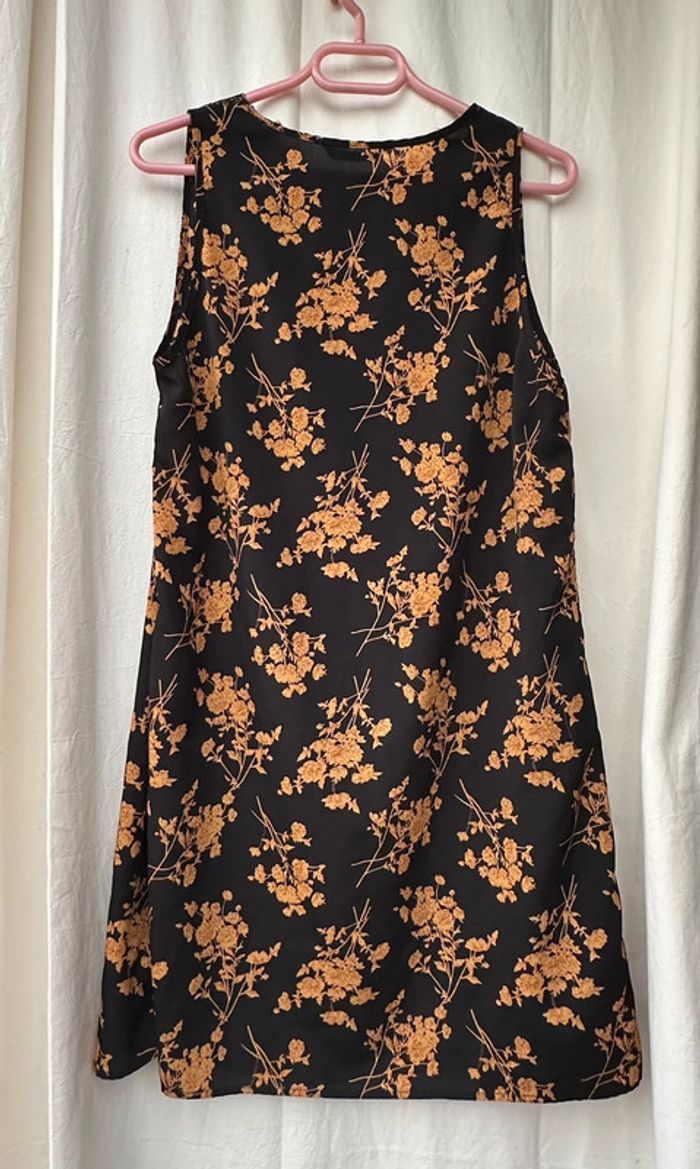 Robe légère dentelle décolleté 40/42 - photo numéro 4