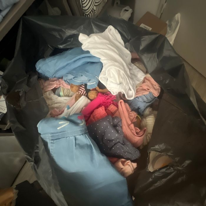 Sac énorme de vêtement pour bébé fille