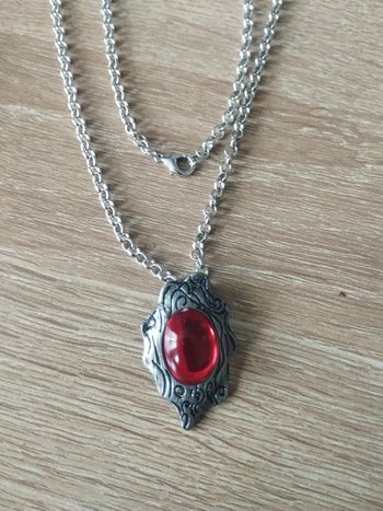 Collier et pendentif