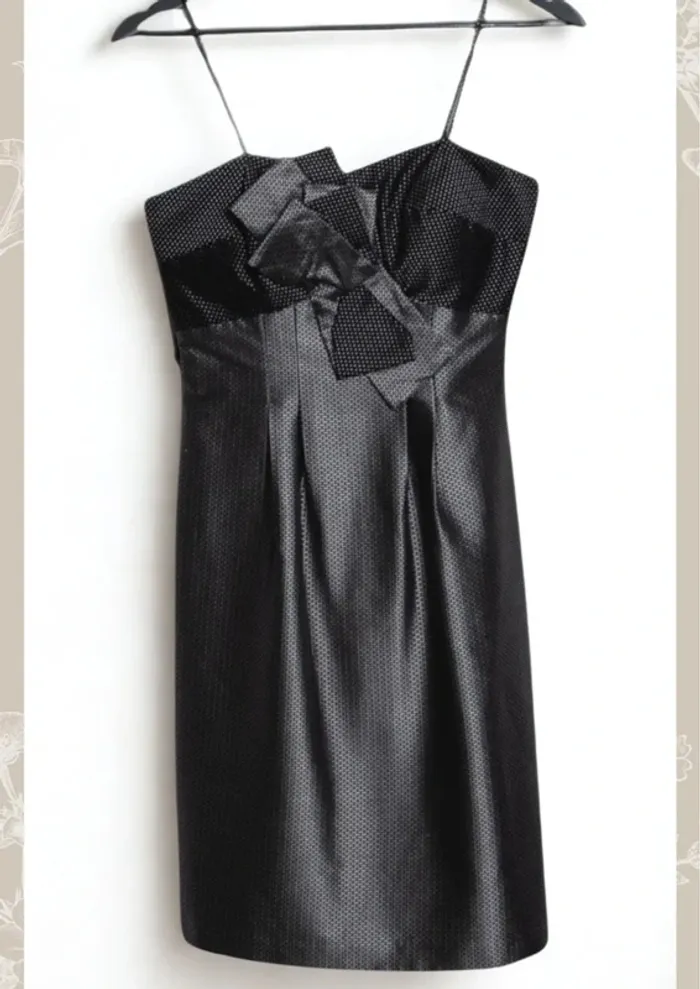 Robe noire satinée noeud papillon Akac Ecou – Taille 34
