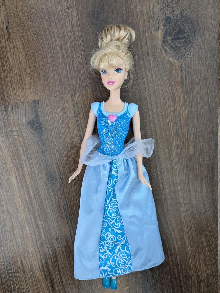 Poupée Cendrillon Disney