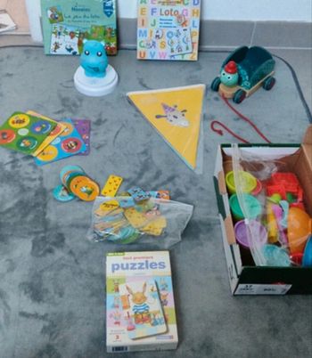 Lot jeux bébé
