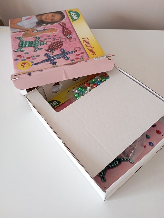 Coffret  ,fabriquer des porte-clés.À partir de 6 ans. Article neuf - photo numéro 4