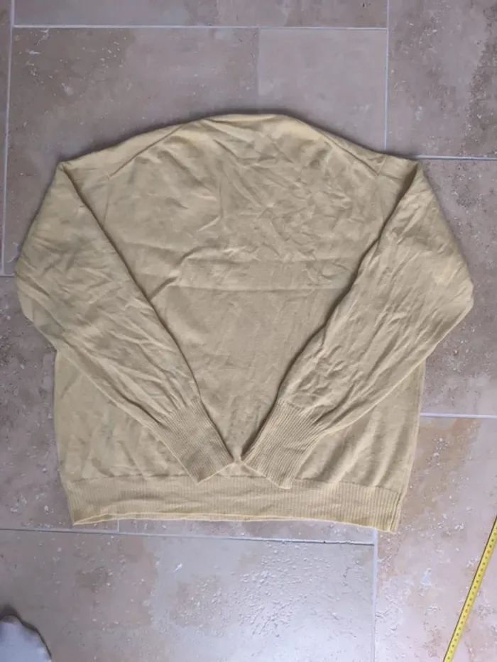 Pull col V laine d'agneau Ralph Lauren homme jaune logo marine - photo numéro 12