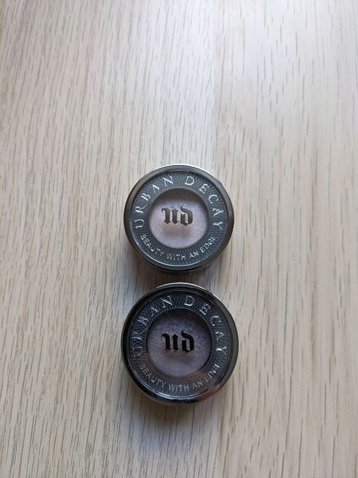 fard a paupières Urban Decay buste - photo numéro 2