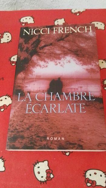 Livre « la chambre écarlate»