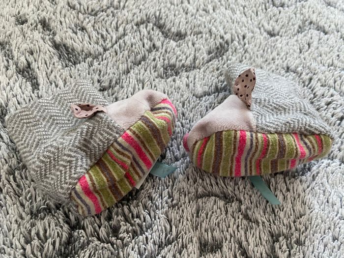 Chaussons les Pachats Moulin Roty - taille environ 15 / 16 - photo numéro 4