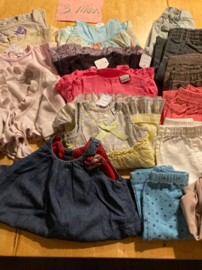 Lot bébé fille en 3 mois