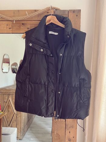 Doudoune sans manches noir style similicuir