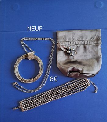 Collier fantaisie avec médaillon et bracelet fantaisie NEUFS pour femme