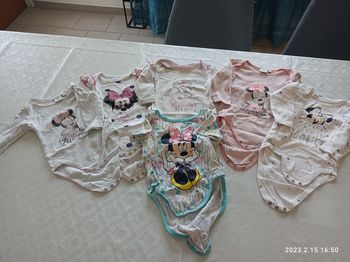 Lot bodies 6 mois fille