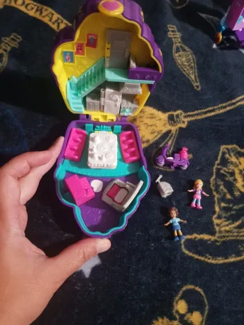 Polly pocket