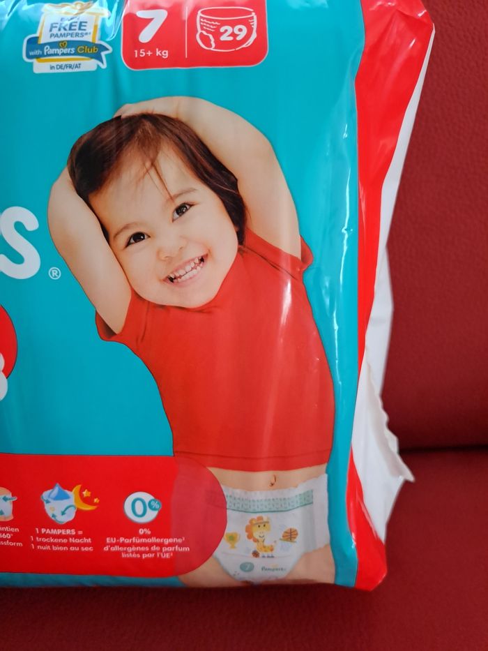 Couches-culottes Pampers Pants Premium Protection taille 7 - photo numéro 3