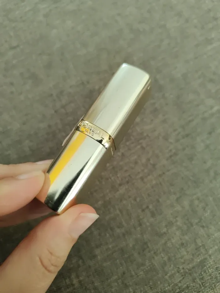 Rouge à lèvre color riche matte L'Oréal 430 - photo numéro 3