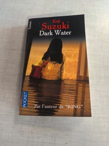 Livre dark water