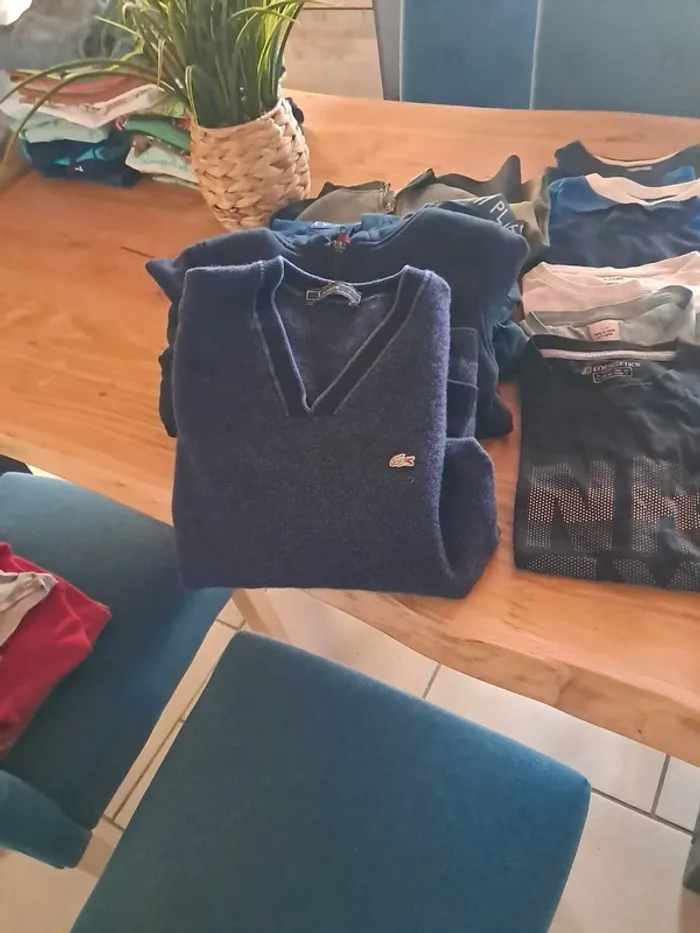 Lot vêtements garçon 8 ans - photo numéro 2