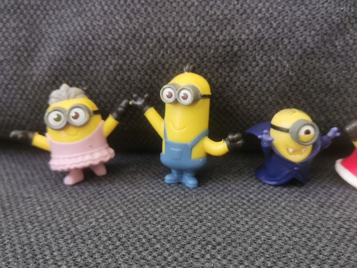 Lot de figurines minions - photo numéro 2