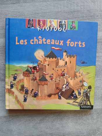 Livre kididoc les châteaux forts