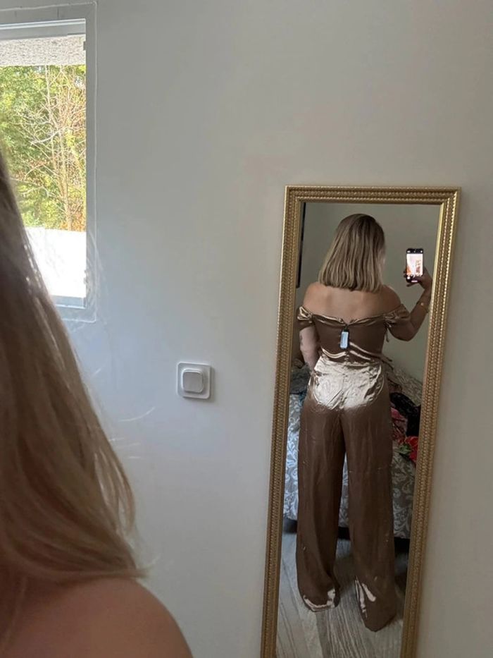 Combinaison femme en satin doré taille 38 - photo numéro 2