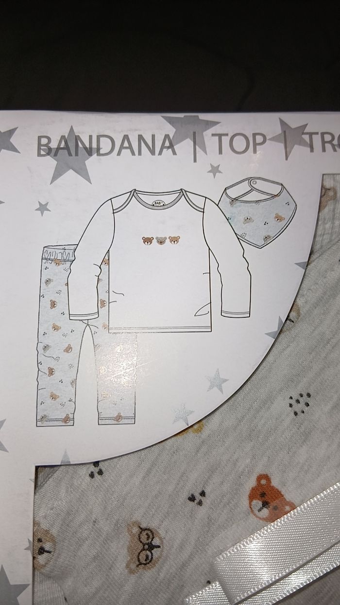 Ensemble bébé - photo numéro 2