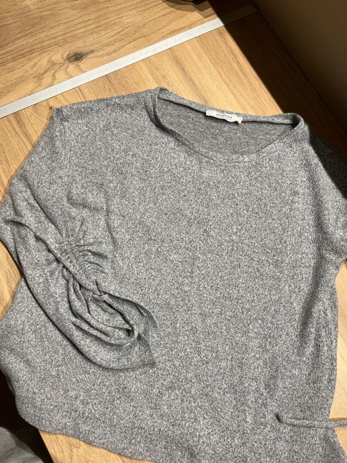 Pull gris manche longue - photo numéro 2