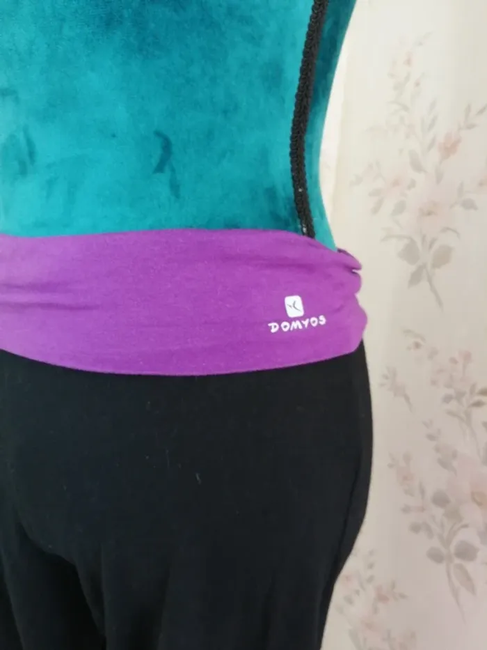 Pantacourt de sport noir avec bande violette et lien à nouer / domyos / (M) - photo numéro 5
