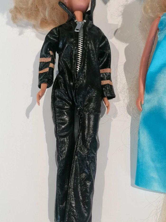 Lot 2 barbies 👧🏻 - photo numéro 3