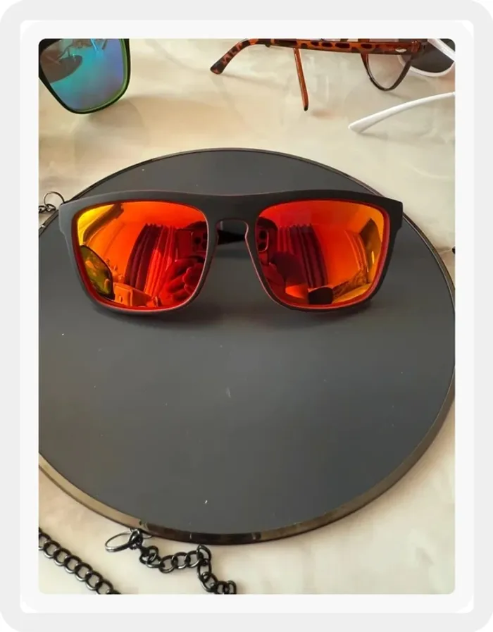 Lunette de soleil sport rouge