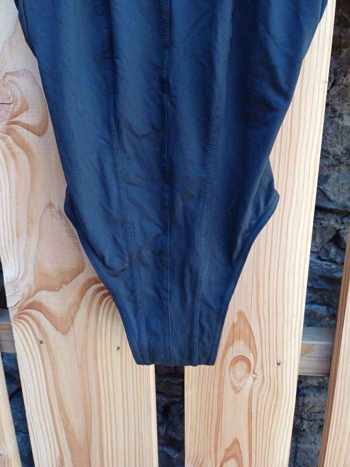 Joli maillot de bain une pièce noir dos croisé taille 38 - photo numéro 5