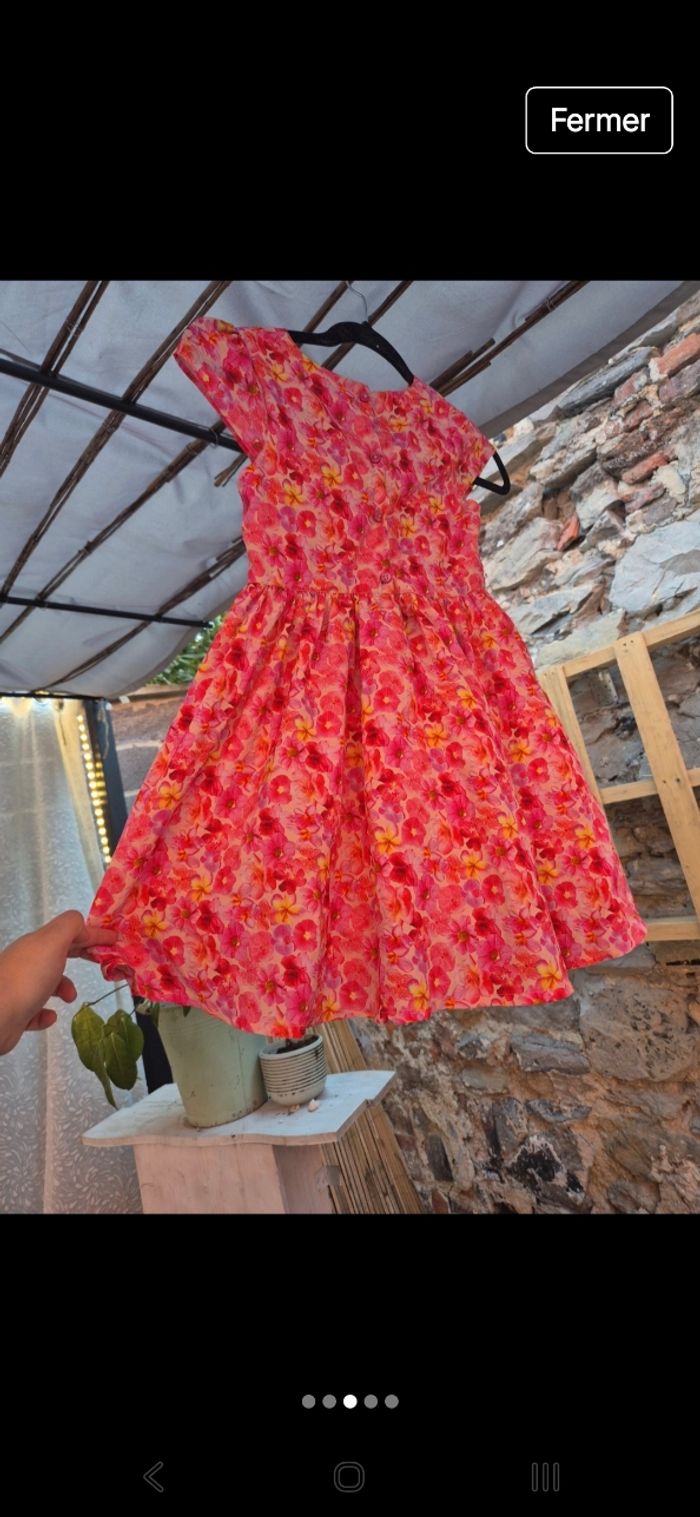 Magnifique robe fleurs 8 ans - photo numéro 3
