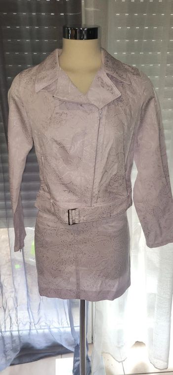 💜 ensemble veste et jupe style perfecto ceinturée effet jacquard lilas