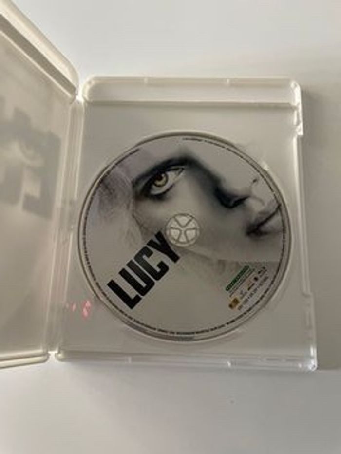 DVD Blu-ray Lucy - photo numéro 3