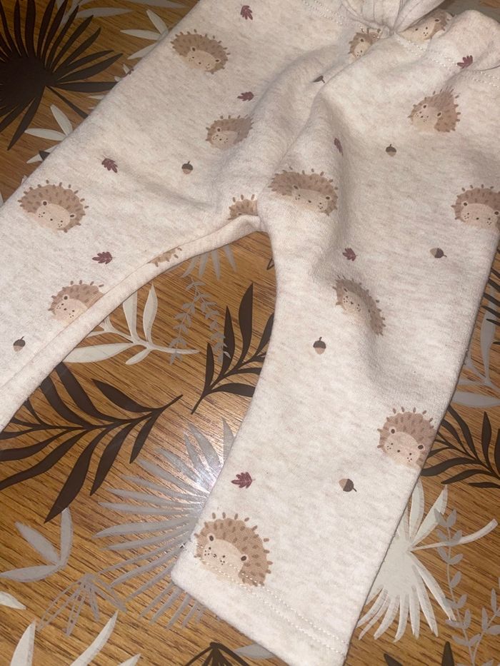 Jogging molletonné crème beige à motif hérisson kiabi bb 3 mois - photo numéro 3