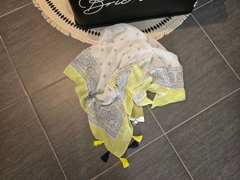 Foulard tape à l'œil