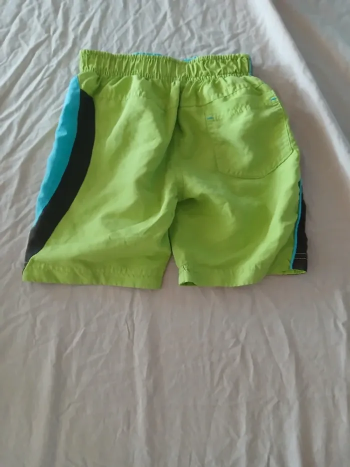 Short de bain 4 ans - photo numéro 3