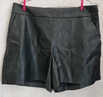 Short en cuir