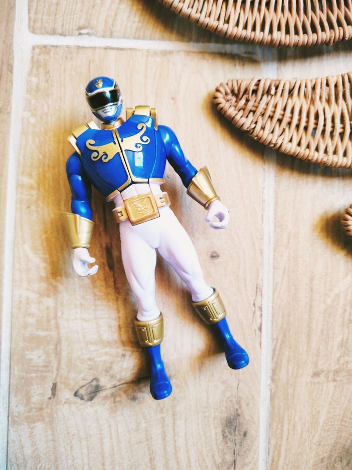 🙅 Power rangers megaforce figurine lumineuse du ranger bleu ultra morphin - photo numéro 2
