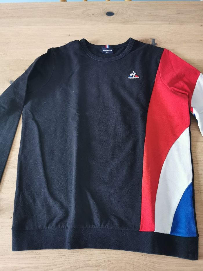 Sweat sans capuche le coq sportif 14 ans en très bon état