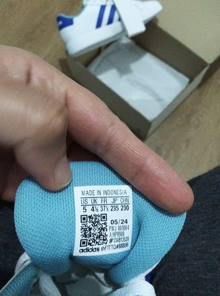 Baskets Adidas neuves pointure 37 - photo numéro 8