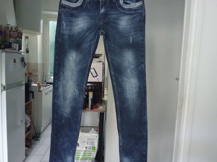 Jean de femme taille 44 ans. Adoro - photo numéro 2