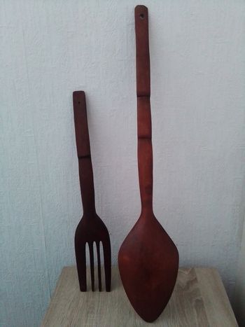 Décoration en bois : Couverts géants des  Philippines