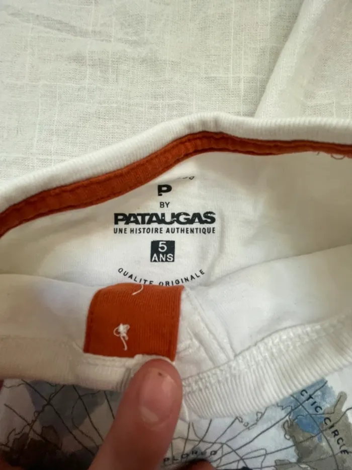 Tee-shirt manches longues Pataugas 5 ans + 3 vêtements offerts ! - photo numéro 2