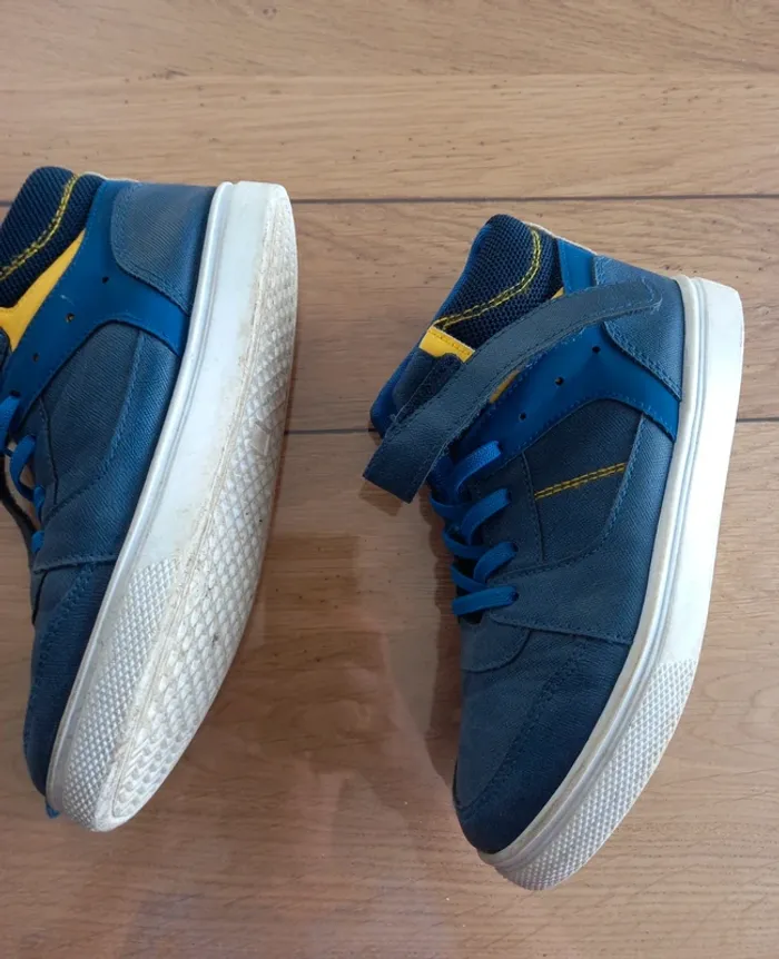 Baskets taille 32 - photo numéro 3