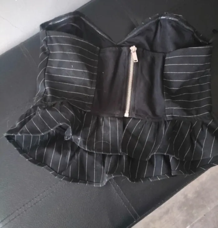 Bustier court bershka TBE Taille S - photo numéro 2