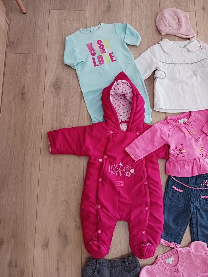 Lot 24 pièces 6 mois - photo numéro 2