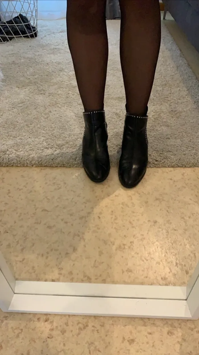 Bottines Noires cloutées (Zara) - photo numéro 5