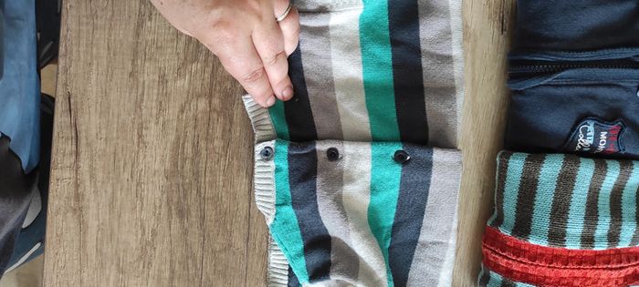Lot de 5 pulls / gilets - photo numéro 3