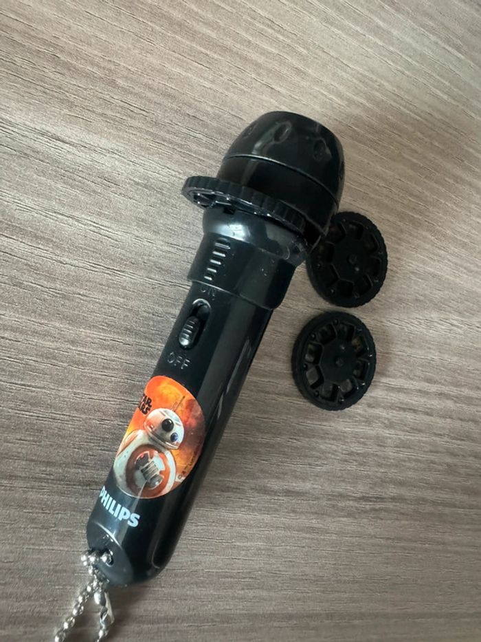 Lampe de poche led Philips Star Wars Disney avec 3 disques de projection couleurs - photo numéro 2